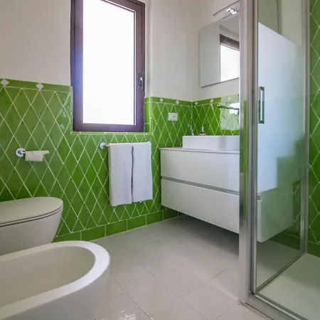 Guesthost - Lovely Nest Near The Apartman Cannigione
