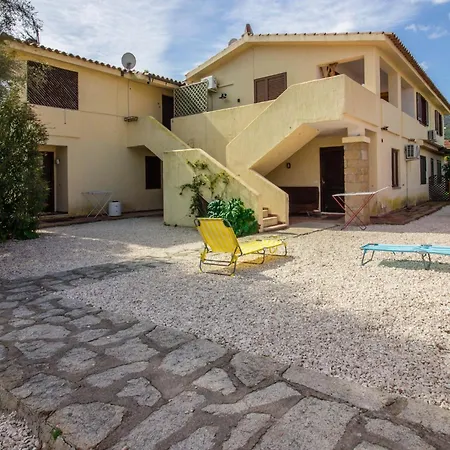 Guesthost - Lovely Nest Near The Apartman Cannigione